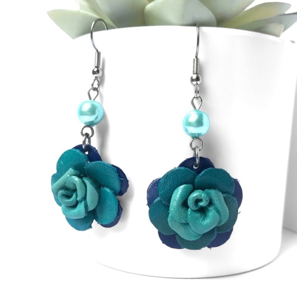 New! Genuine Leather Handmade Handcrafted Flower Bead Earrings - Picture 3 of 3
